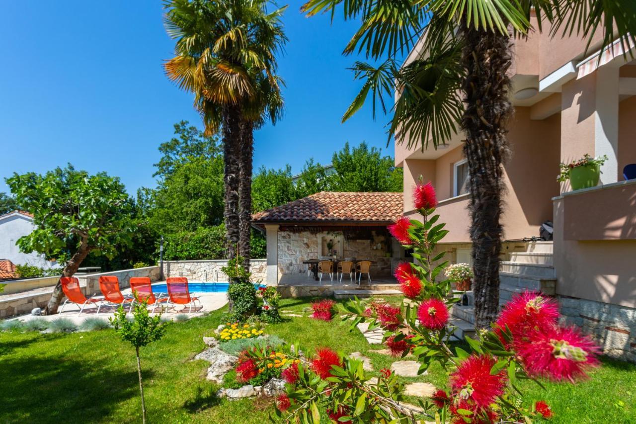 Apartmani Gabi Njivice Exterior foto